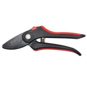 Bypass Pruners for Accurate Cutting